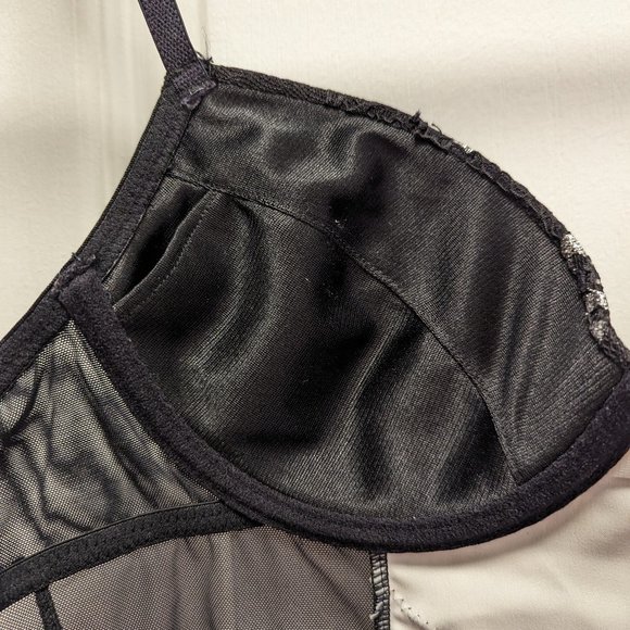 Black & white merrywidow slip (Small) - Picture 4 of 5